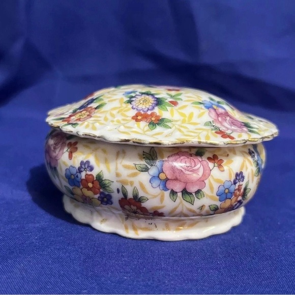 gold castle Other - Vintage Gold castle Vintage Floral Trinket Box Made In Japan EUC